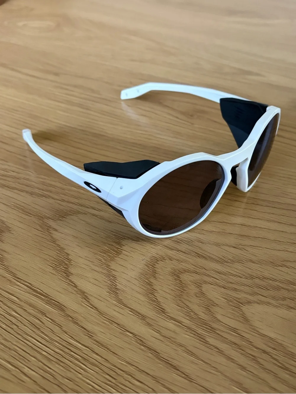 Oakley Clifden Custom White Round Sunglasses with Black Temples